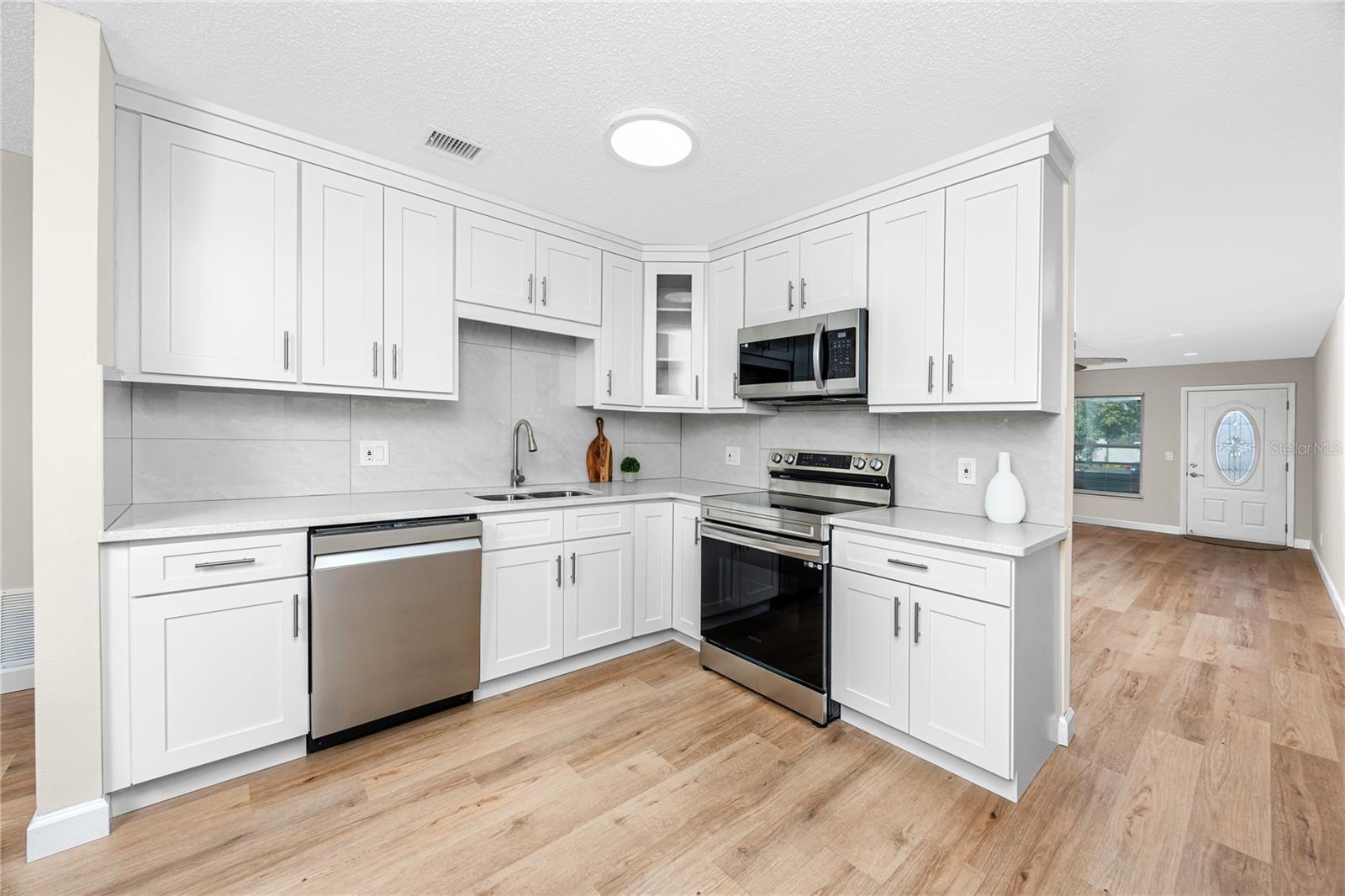 ON TOP OF THE WORLD - Residential