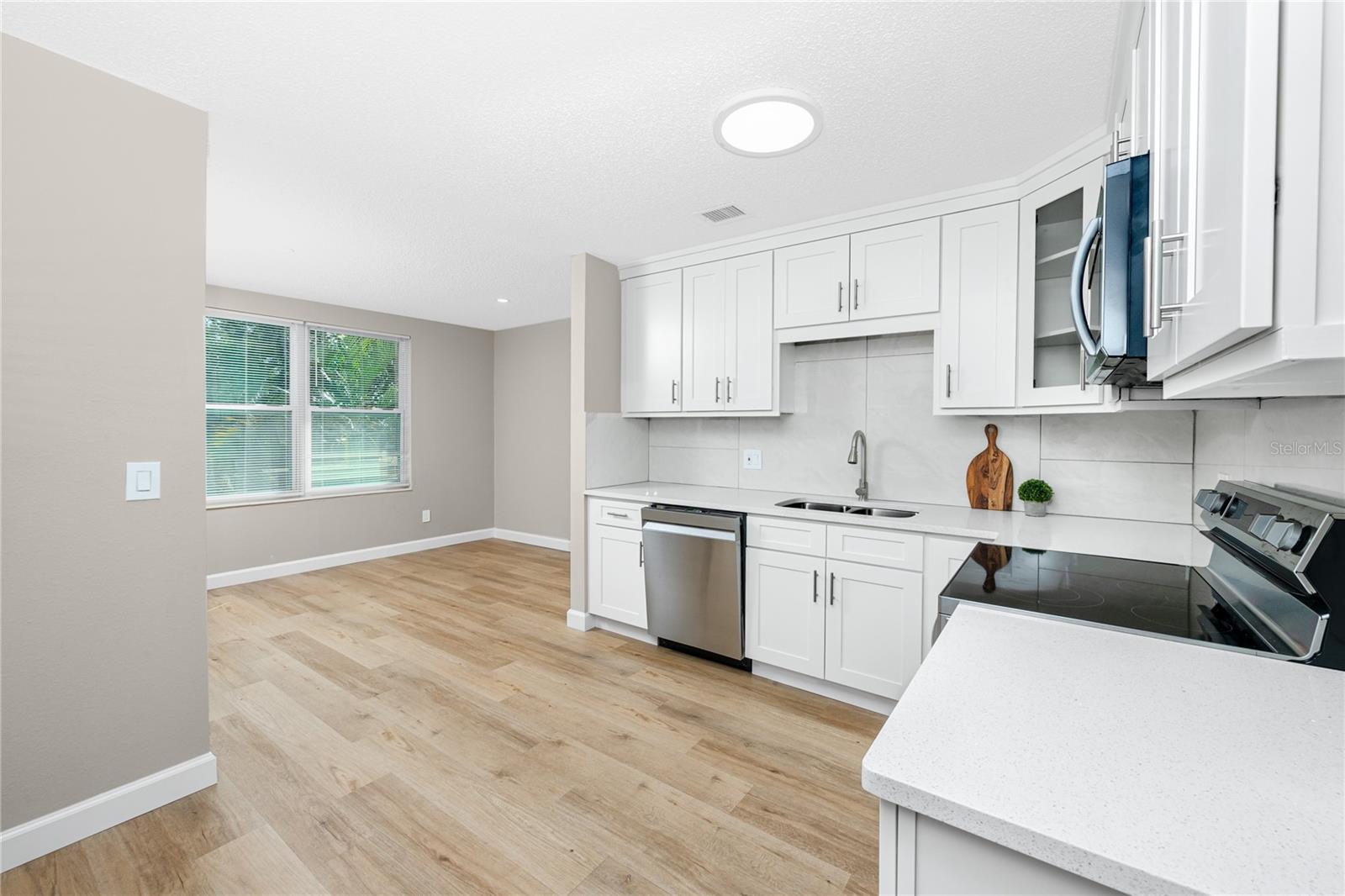 ON TOP OF THE WORLD - Residential