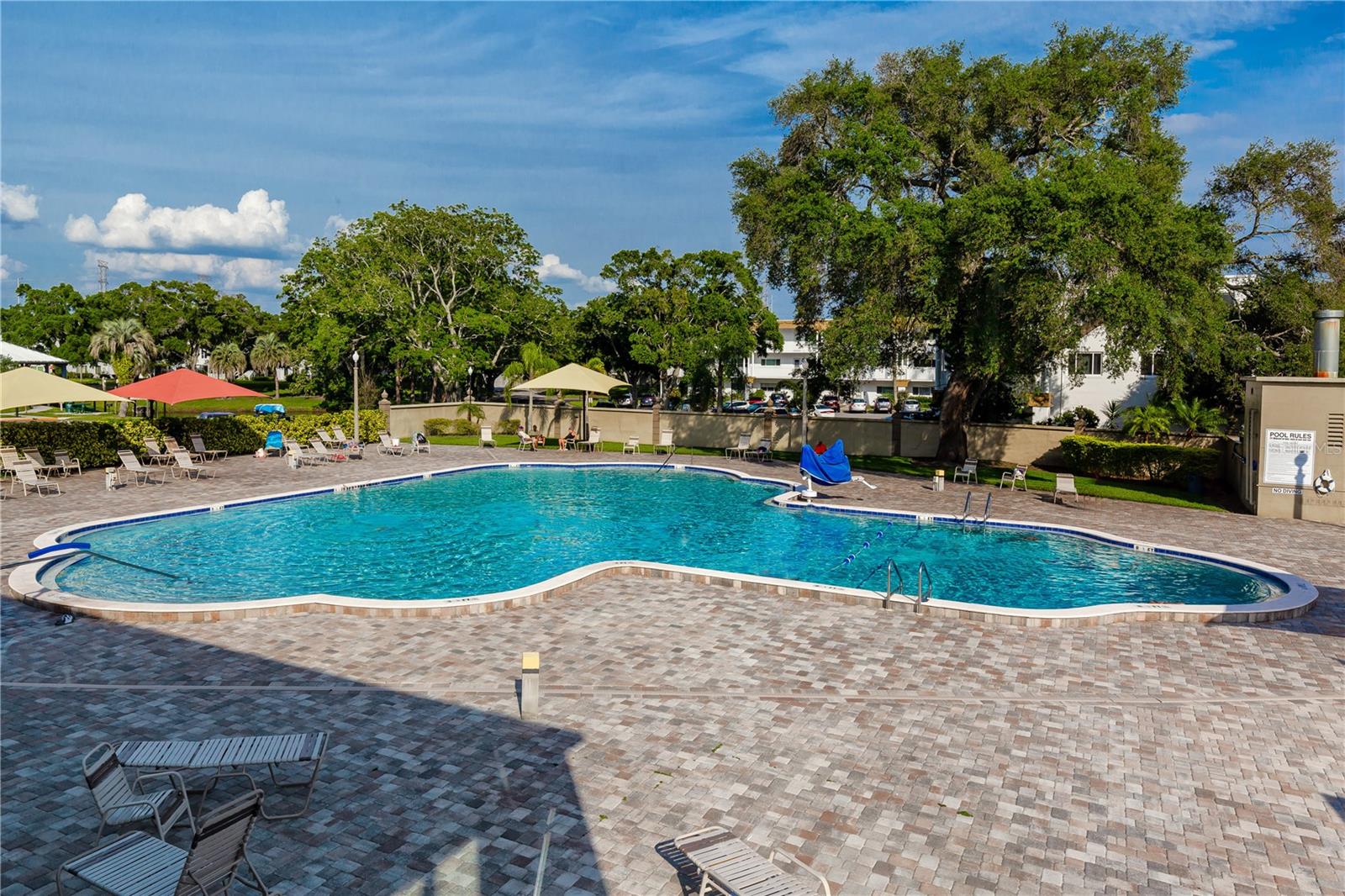 ON TOP OF THE WORLD - Residential