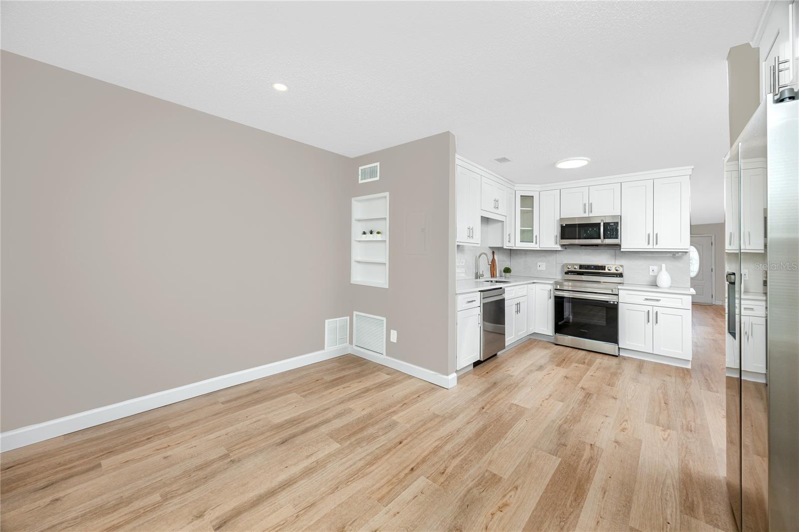 ON TOP OF THE WORLD - Residential