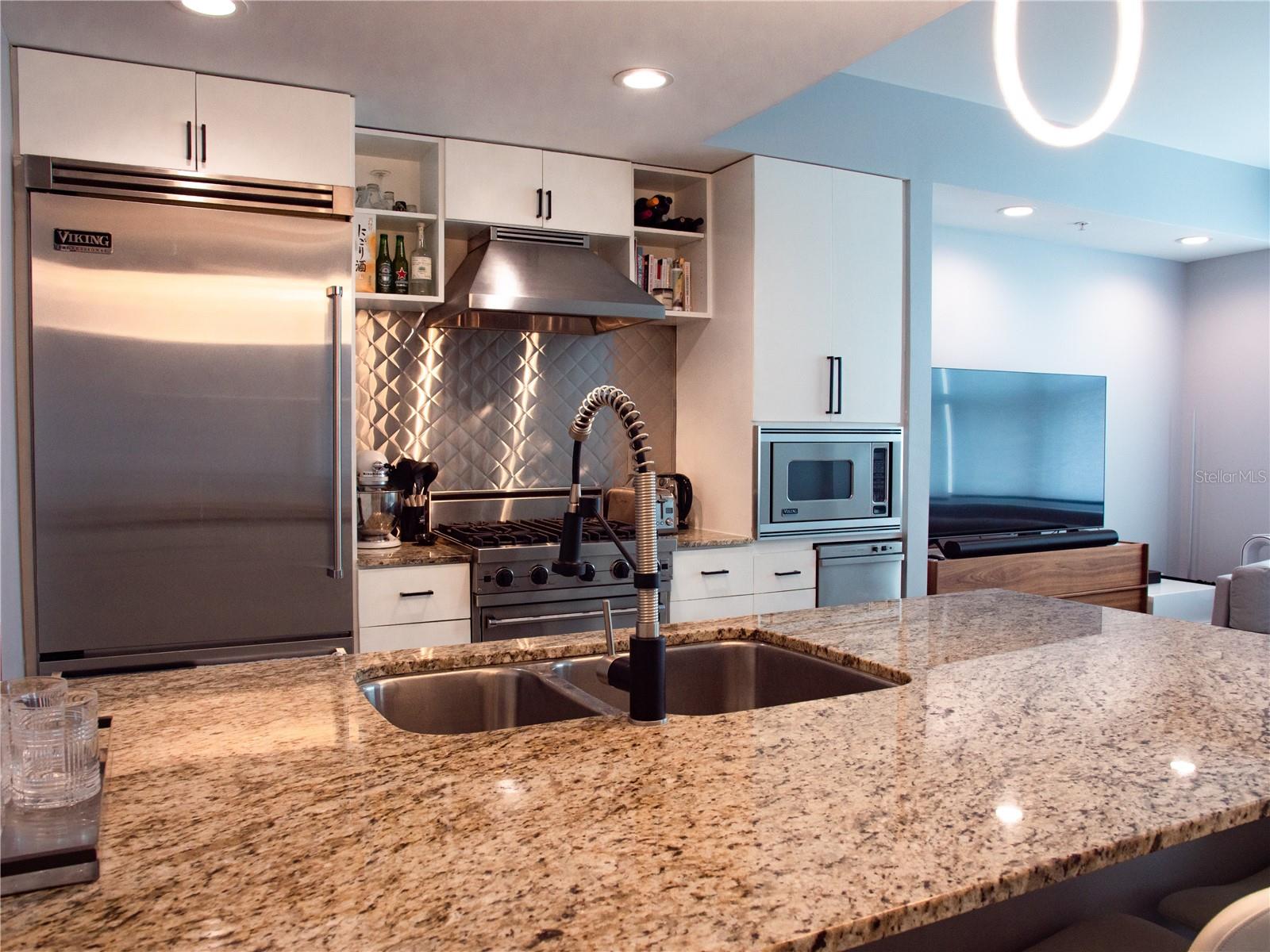 1120 E KENNEDY BOULEVARD 1225