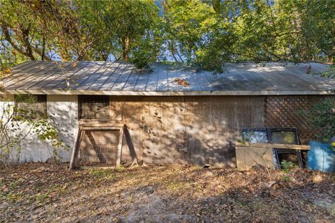 A home in EUSTIS