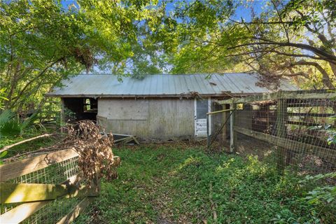 A home in EUSTIS