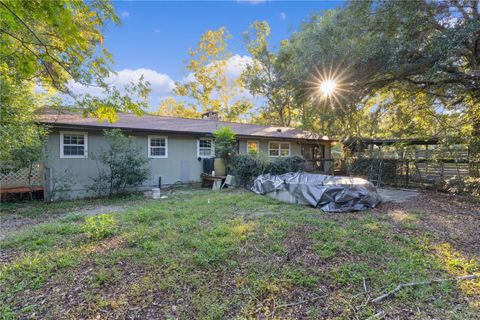 A home in EUSTIS