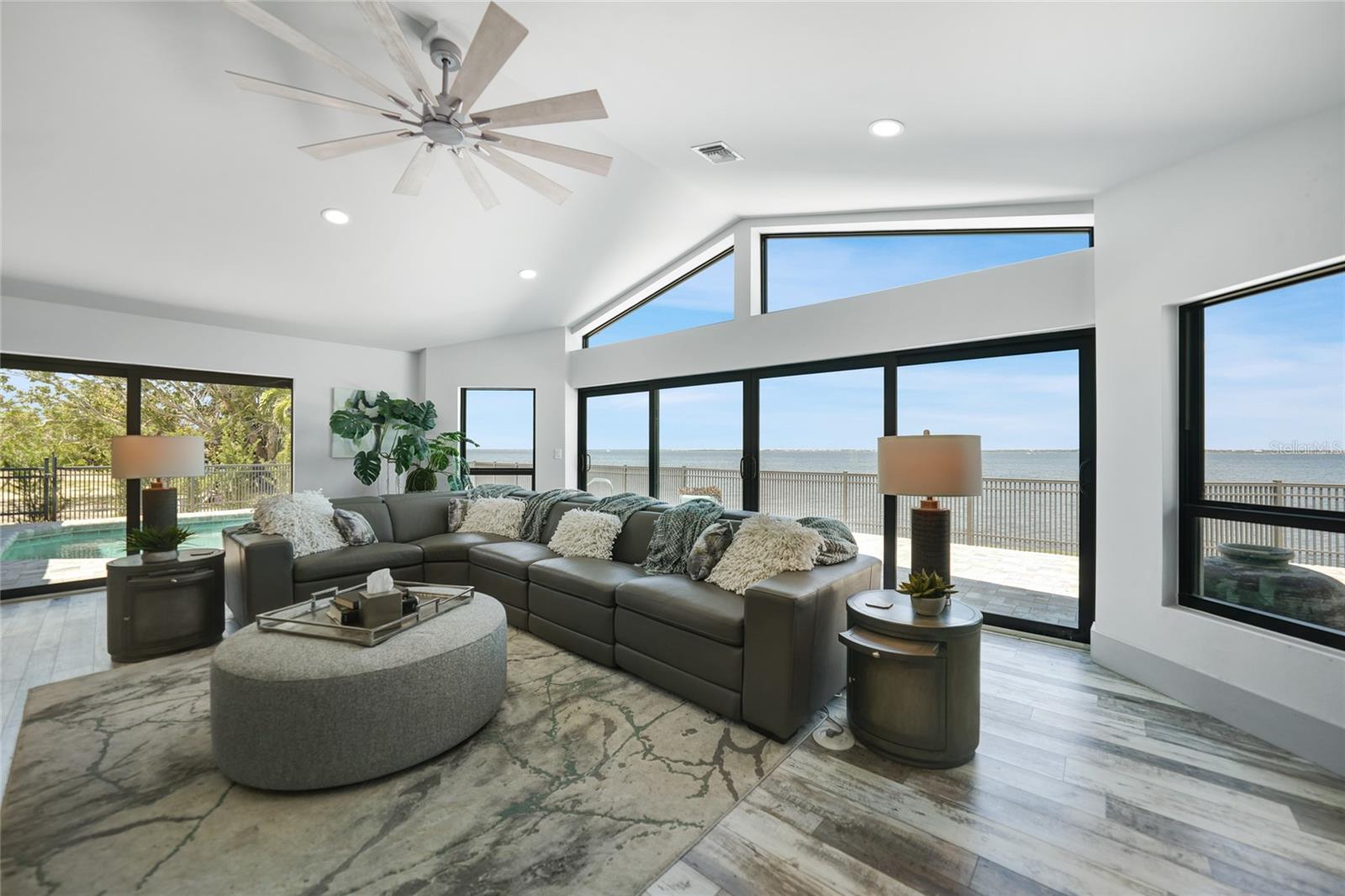 PUNTA GORDA ISLES SEC 10 - Residential