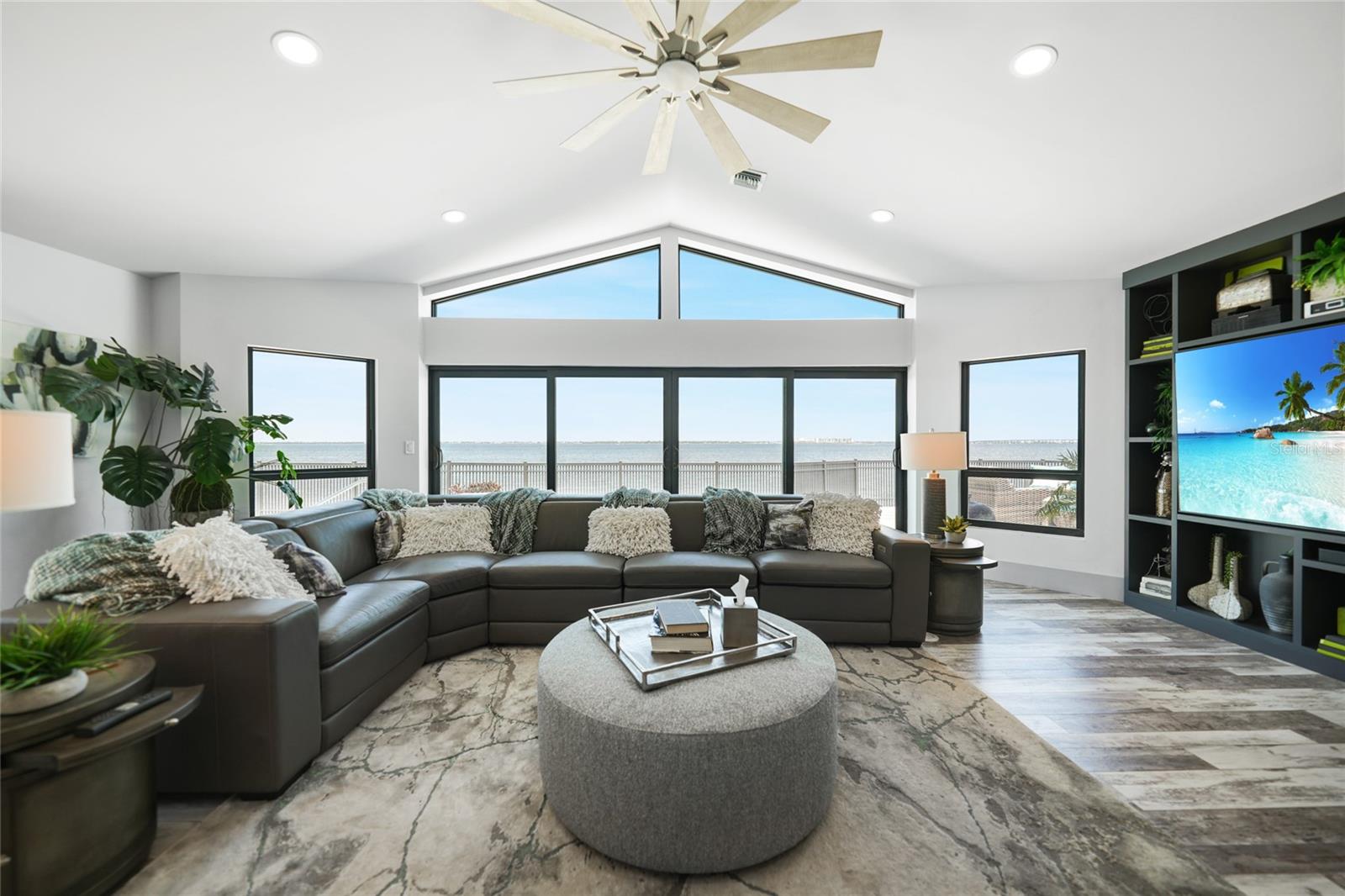 PUNTA GORDA ISLES SEC 10 - Residential