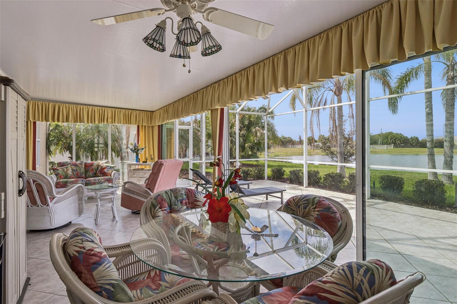 SOLIVITA-PH VIA - Residential