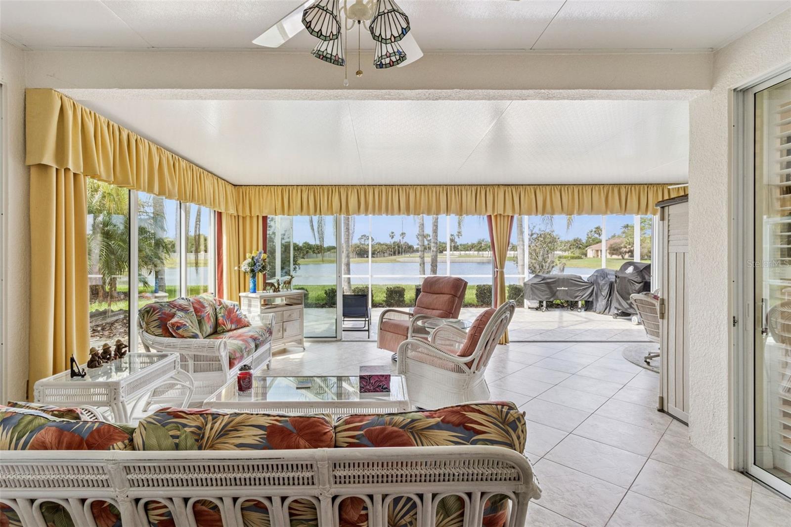 SOLIVITA-PH VIA - Residential