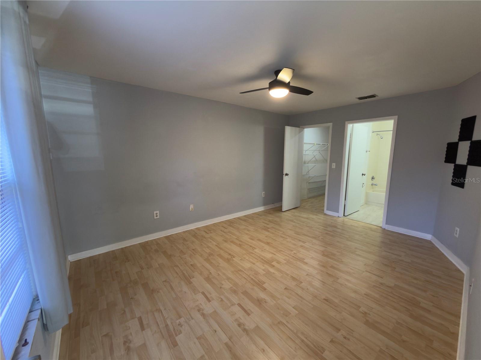 NORTH OAKS CONDO IV - Residential Lease