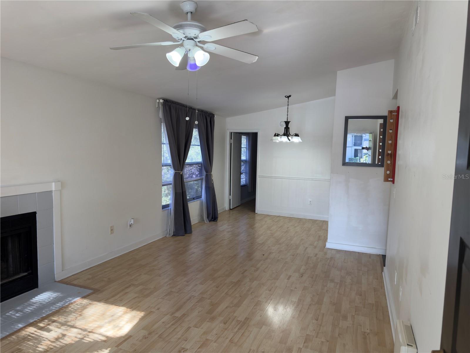 NORTH OAKS CONDO IV - Residential Lease