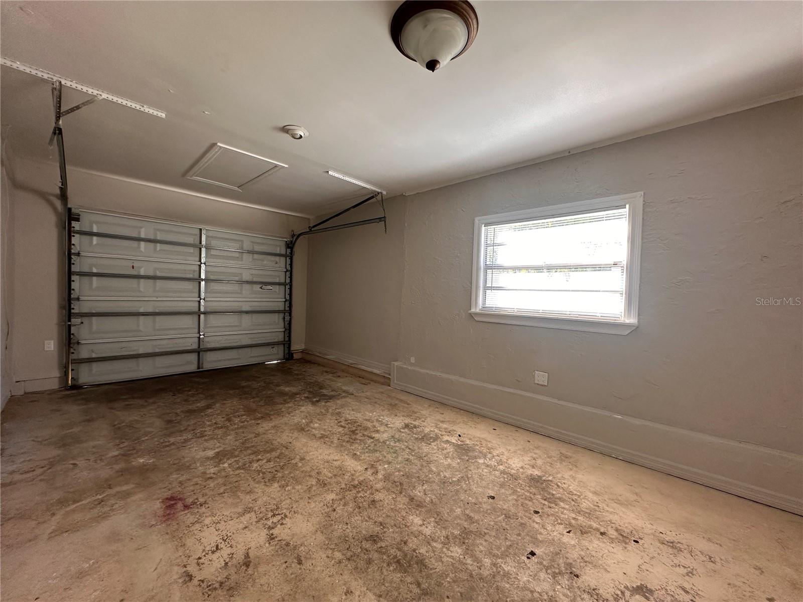 MOUNT DORA SHERWOOD SUB - Residential Lease