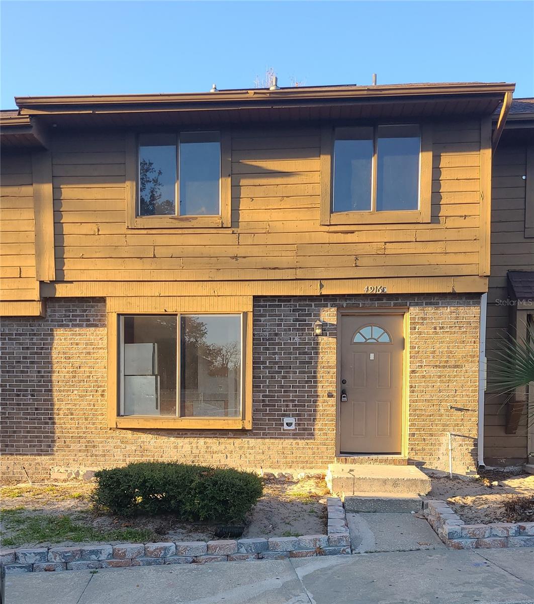 ACORN VILLAGE CONDO PH 02 - Residential