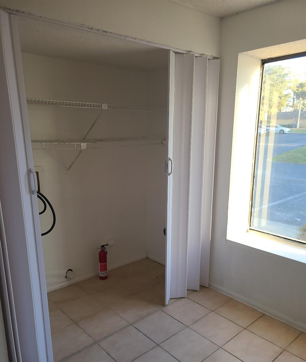 4916 SILVER OAKS VLG E