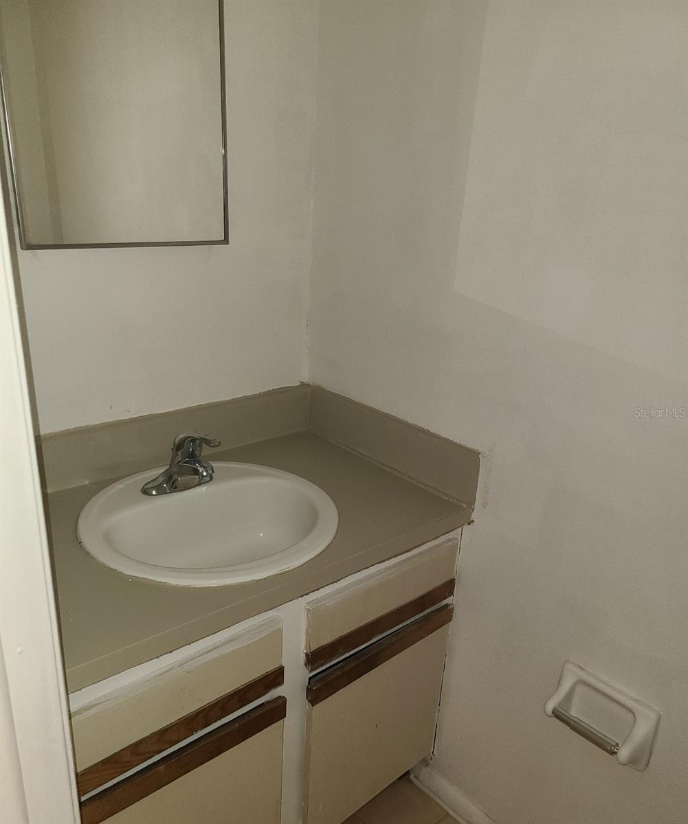 4916 SILVER OAKS VLG E