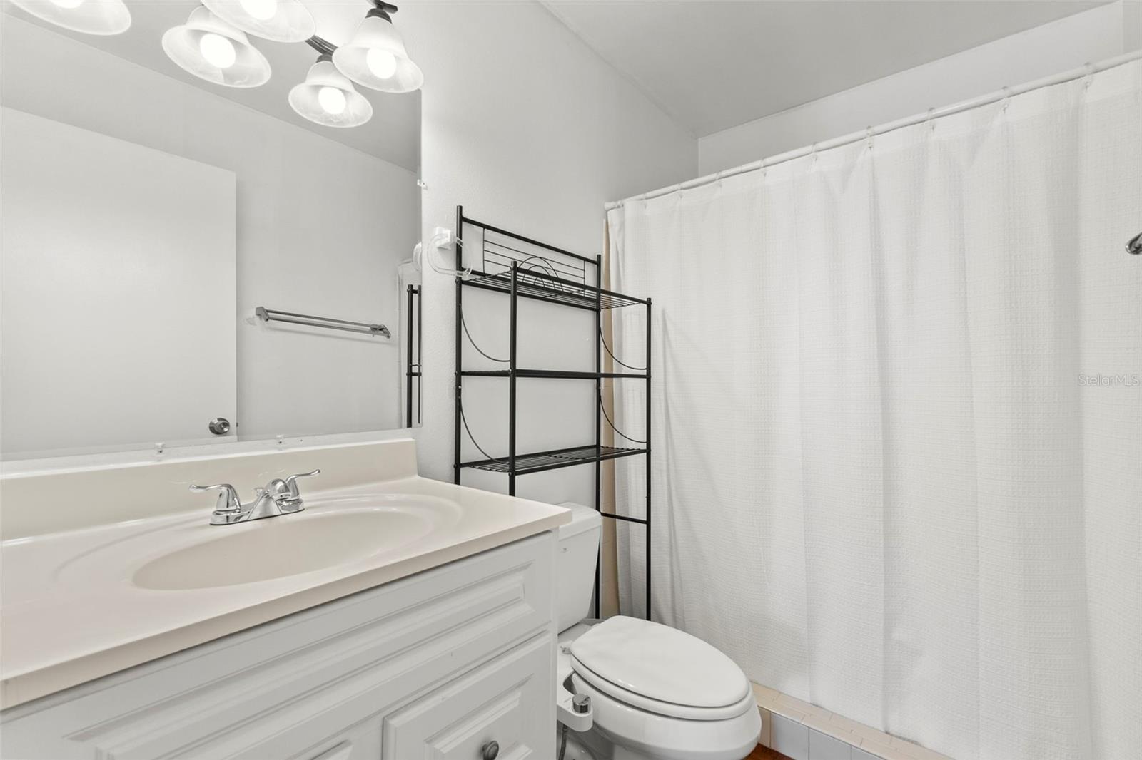 MIRROR LAKE SEC 3 - Residential