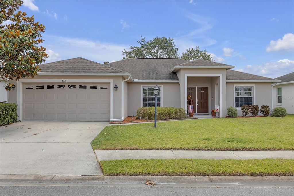 Photo of 6523 Evergreen Park Drive, Lakeland, FL 33813 (MLS # TB8385027)