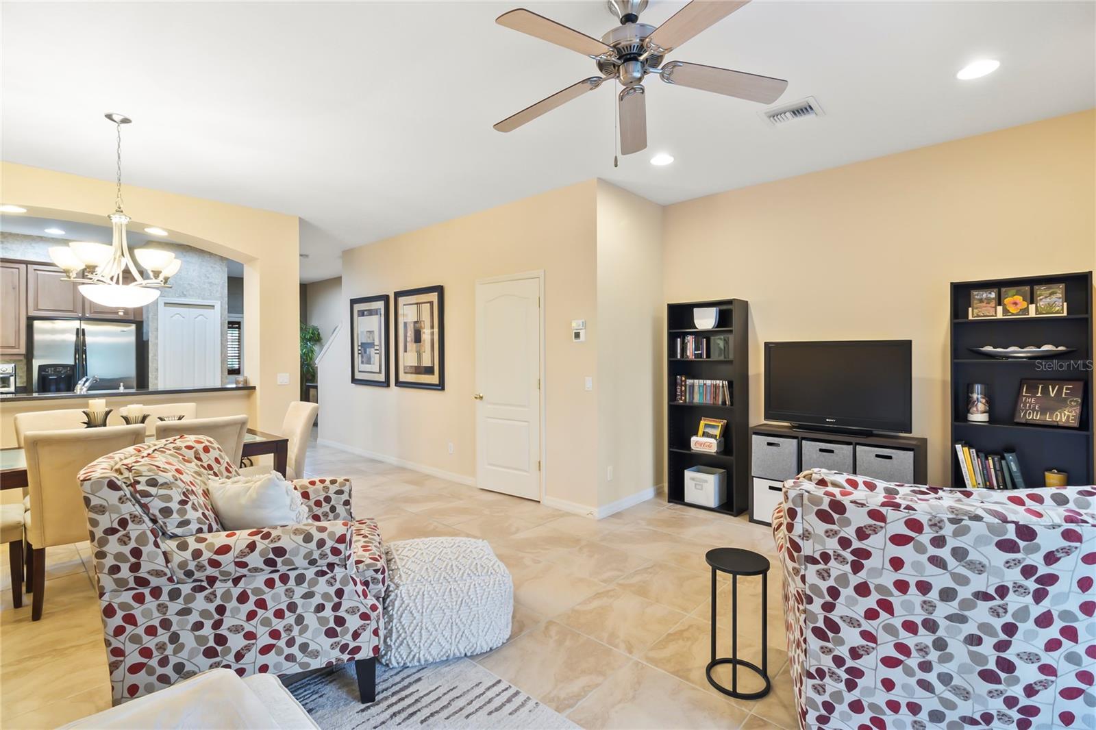 TOWNS AT LAKESIDE - Residential Lease