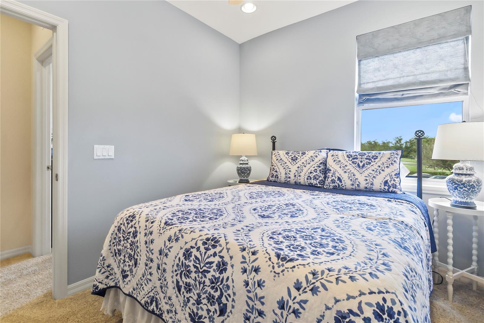 TOWNS AT LAKESIDE - Residential Lease