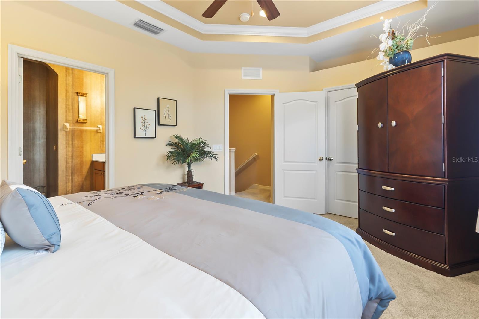 TOWNS AT LAKESIDE - Residential Lease