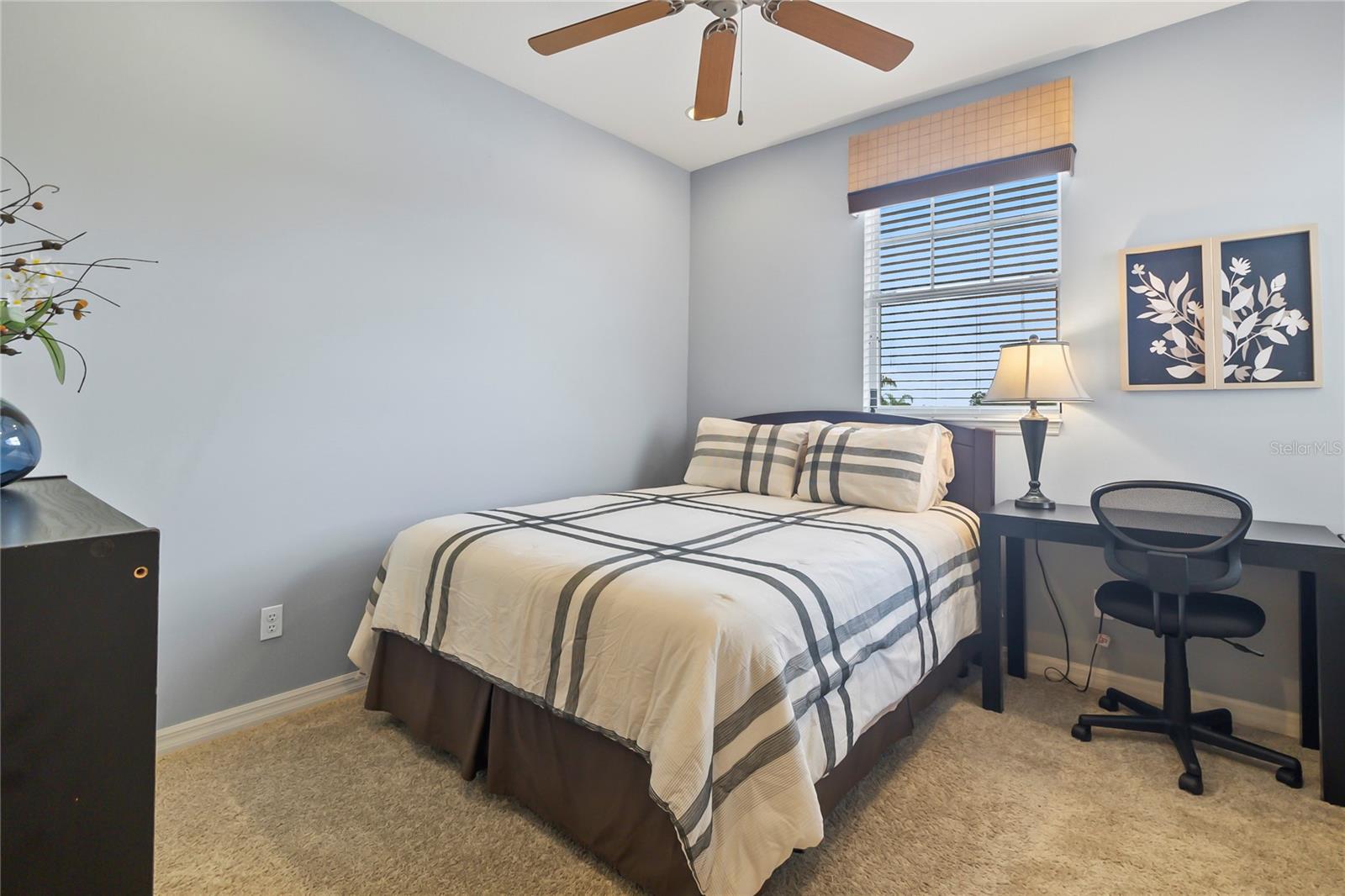 TOWNS AT LAKESIDE - Residential Lease
