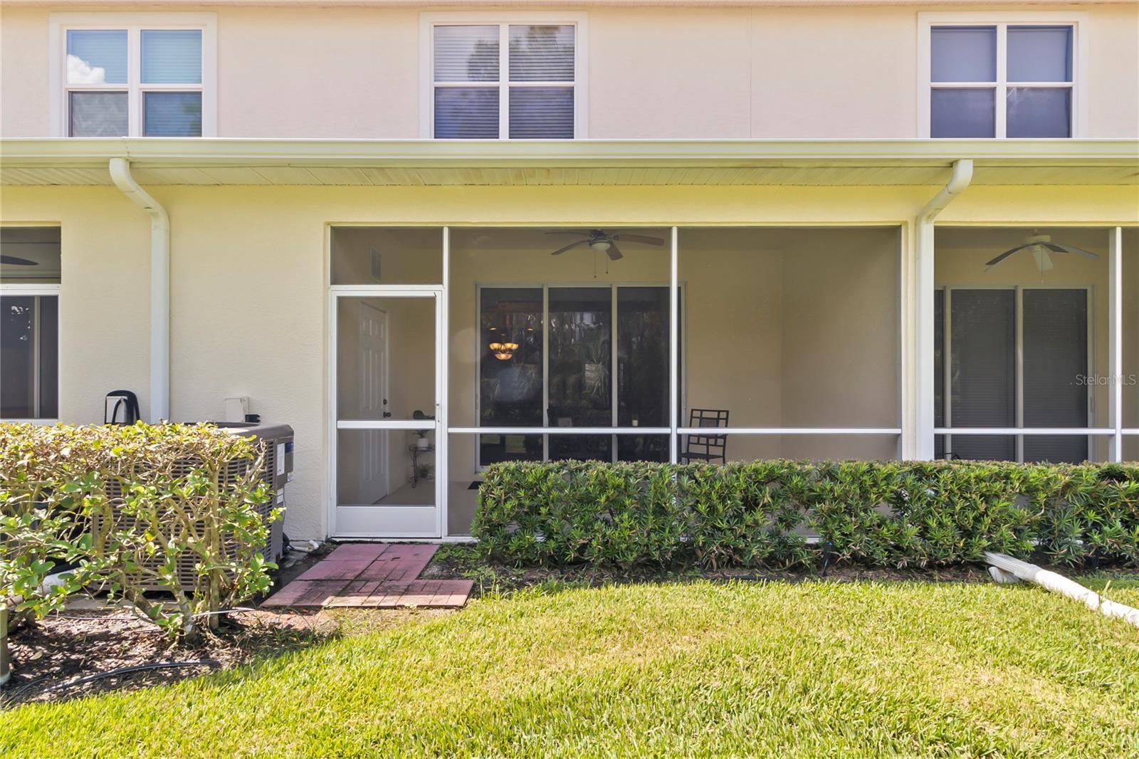 TOWNS AT LAKESIDE - Residential Lease