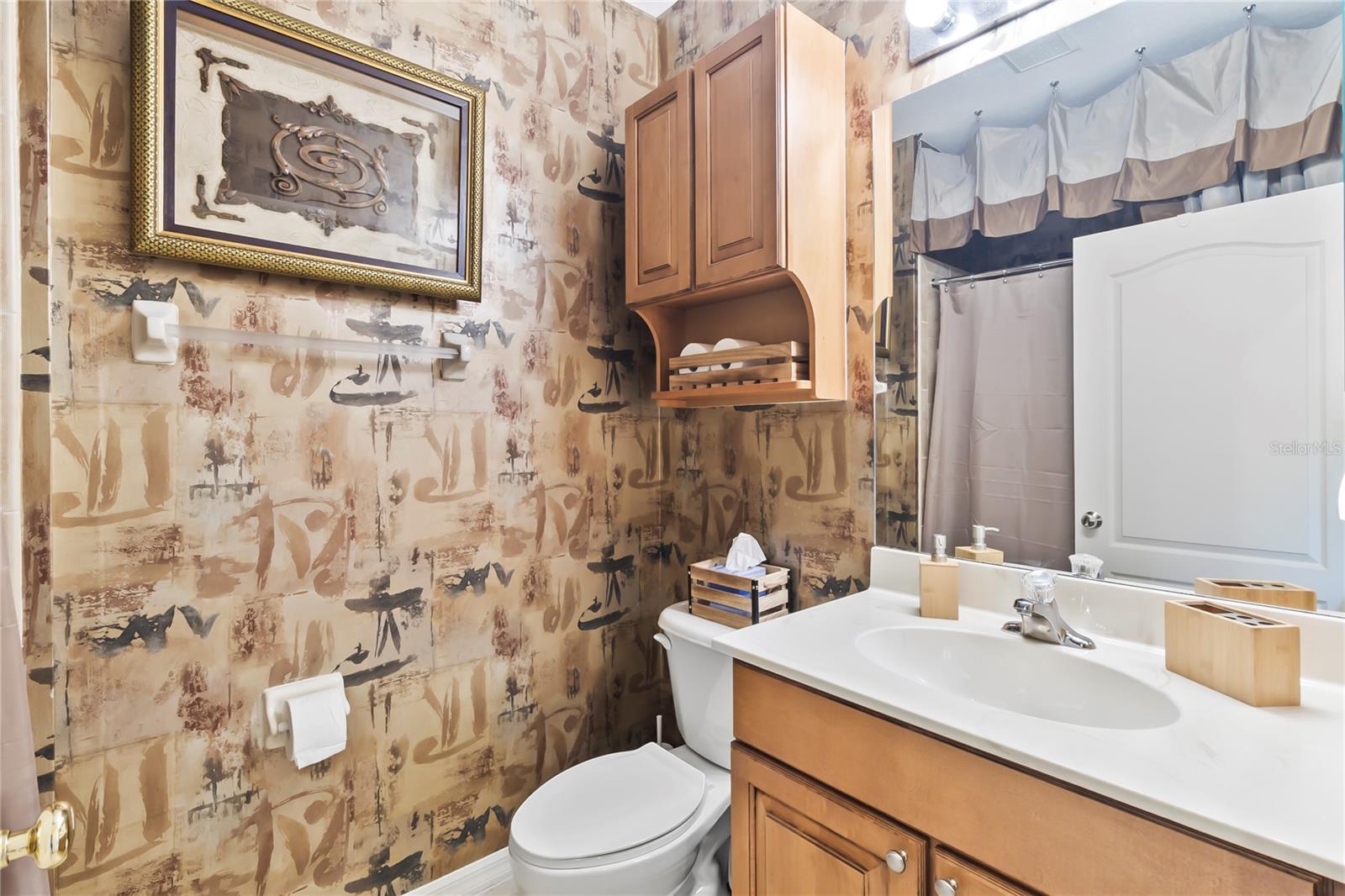 TOWNS AT LAKESIDE - Residential Lease