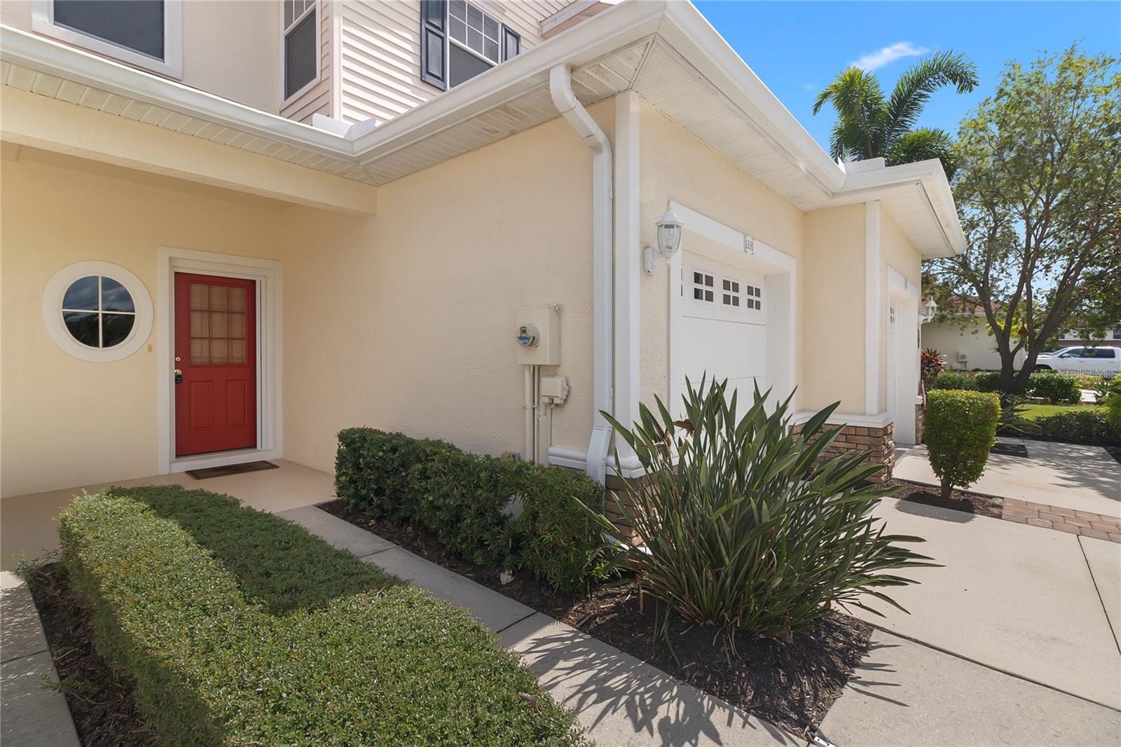 TOWNS AT LAKESIDE - Residential Lease
