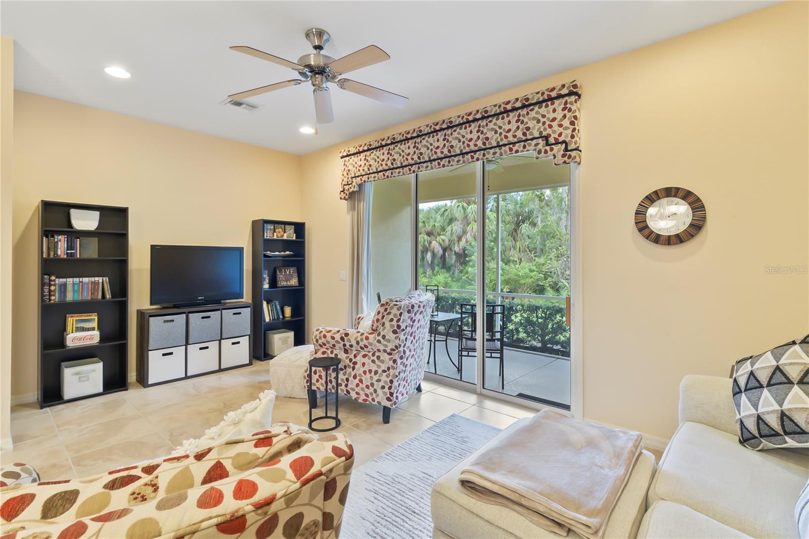 TOWNS AT LAKESIDE - Residential Lease