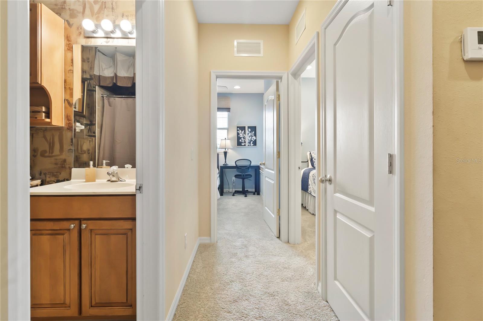 TOWNS AT LAKESIDE - Residential Lease
