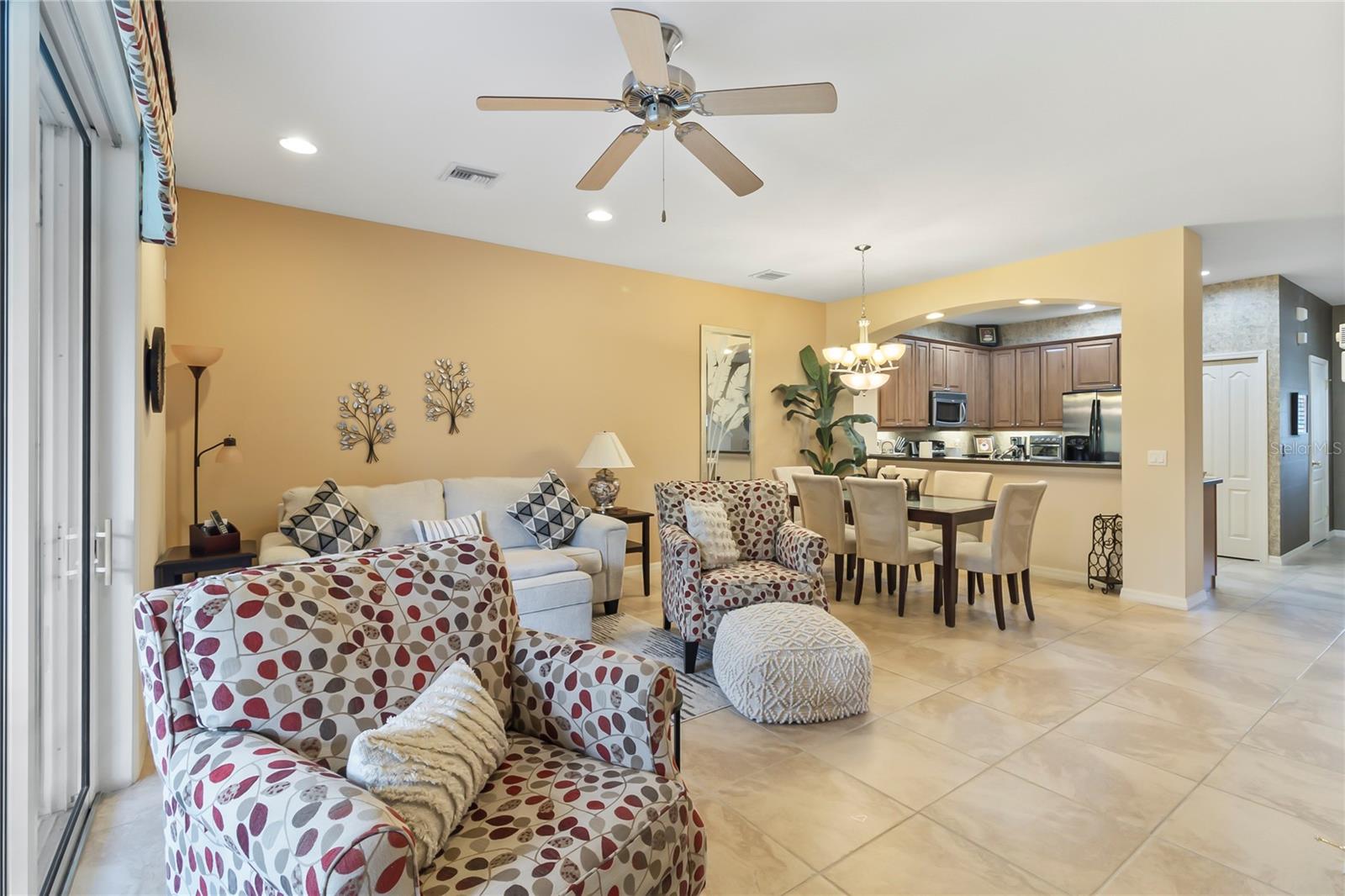 TOWNS AT LAKESIDE - Residential Lease