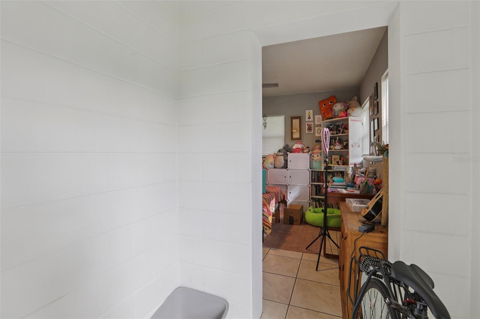 MONTICELLO PARK - Residential Income