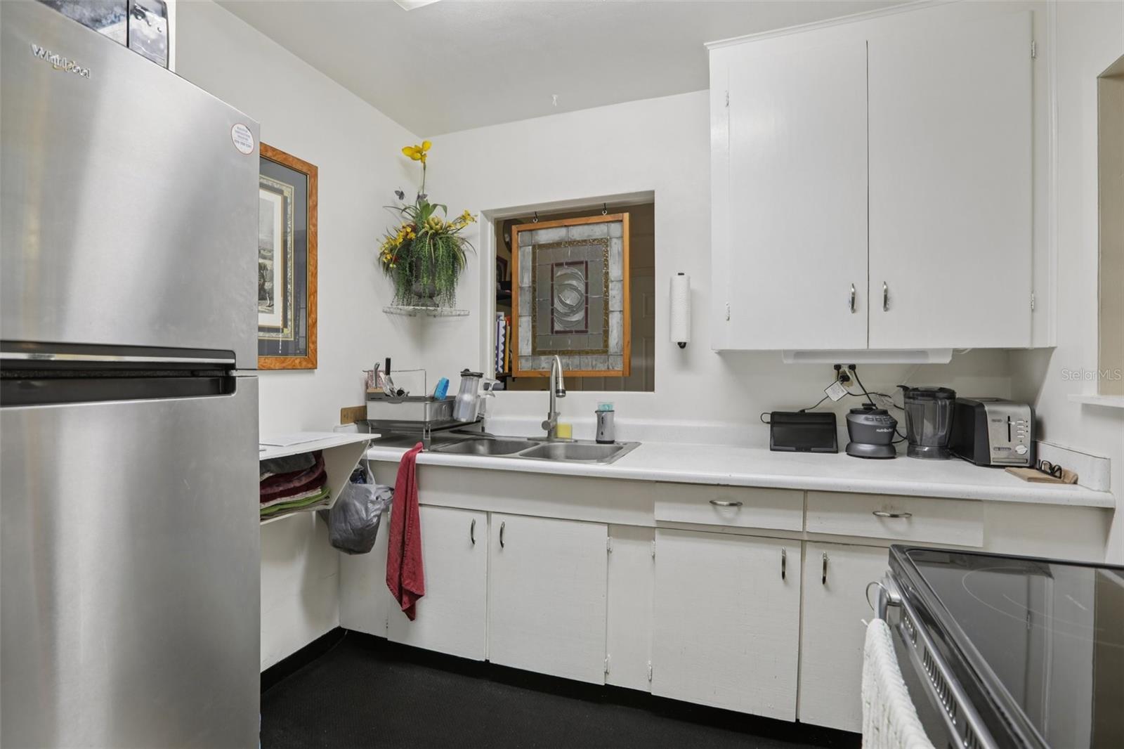 MONTICELLO PARK - Residential Income