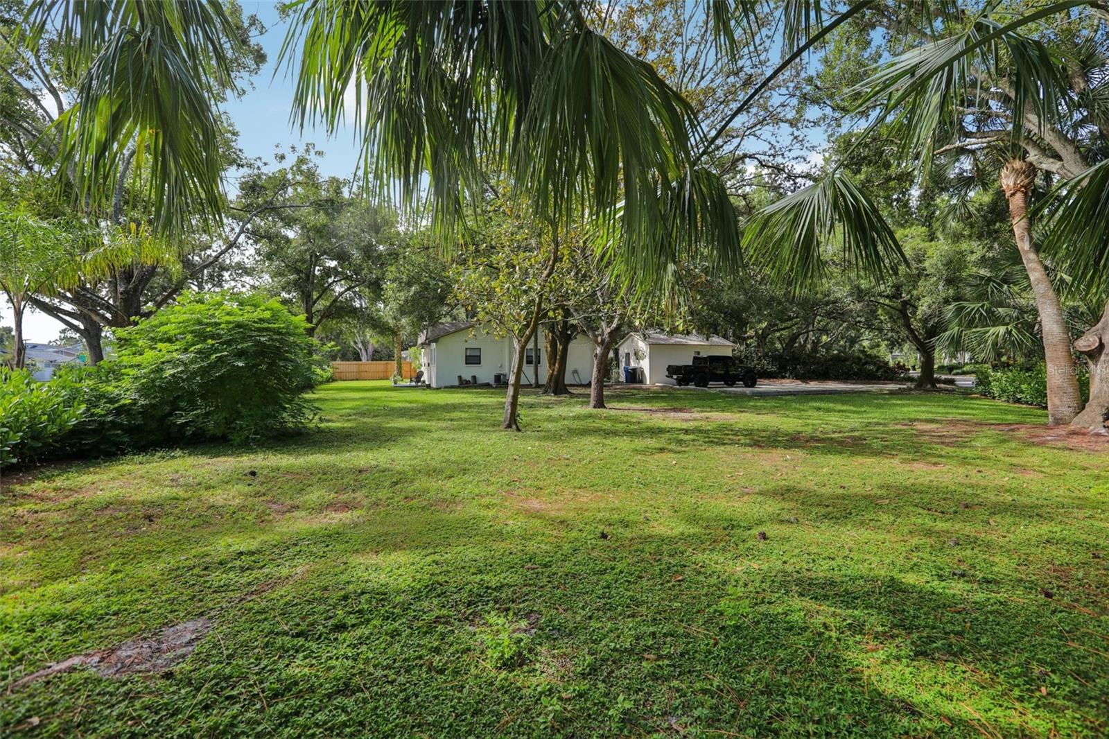 MONTICELLO PARK - Residential Income