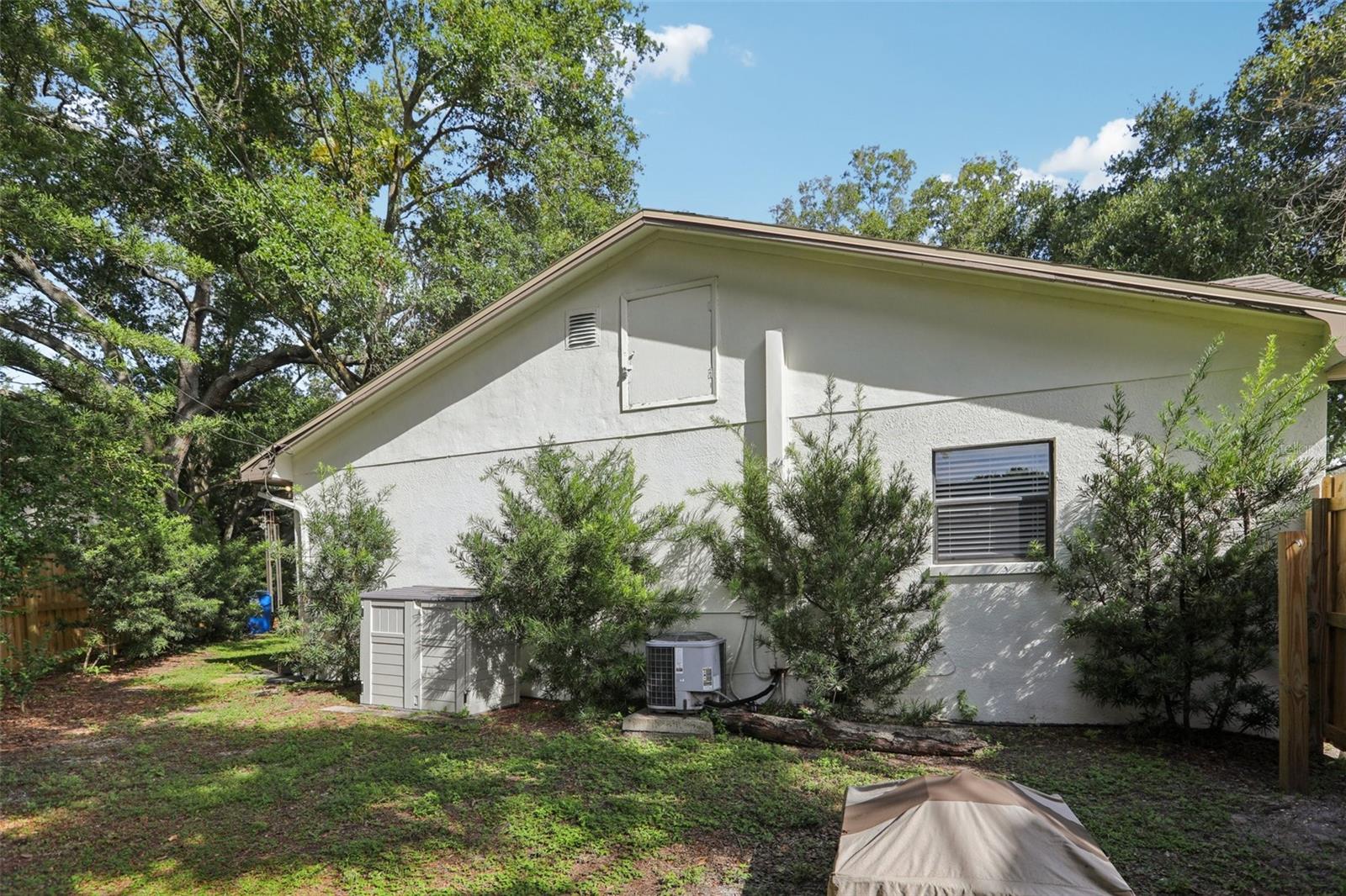MONTICELLO PARK - Residential Income