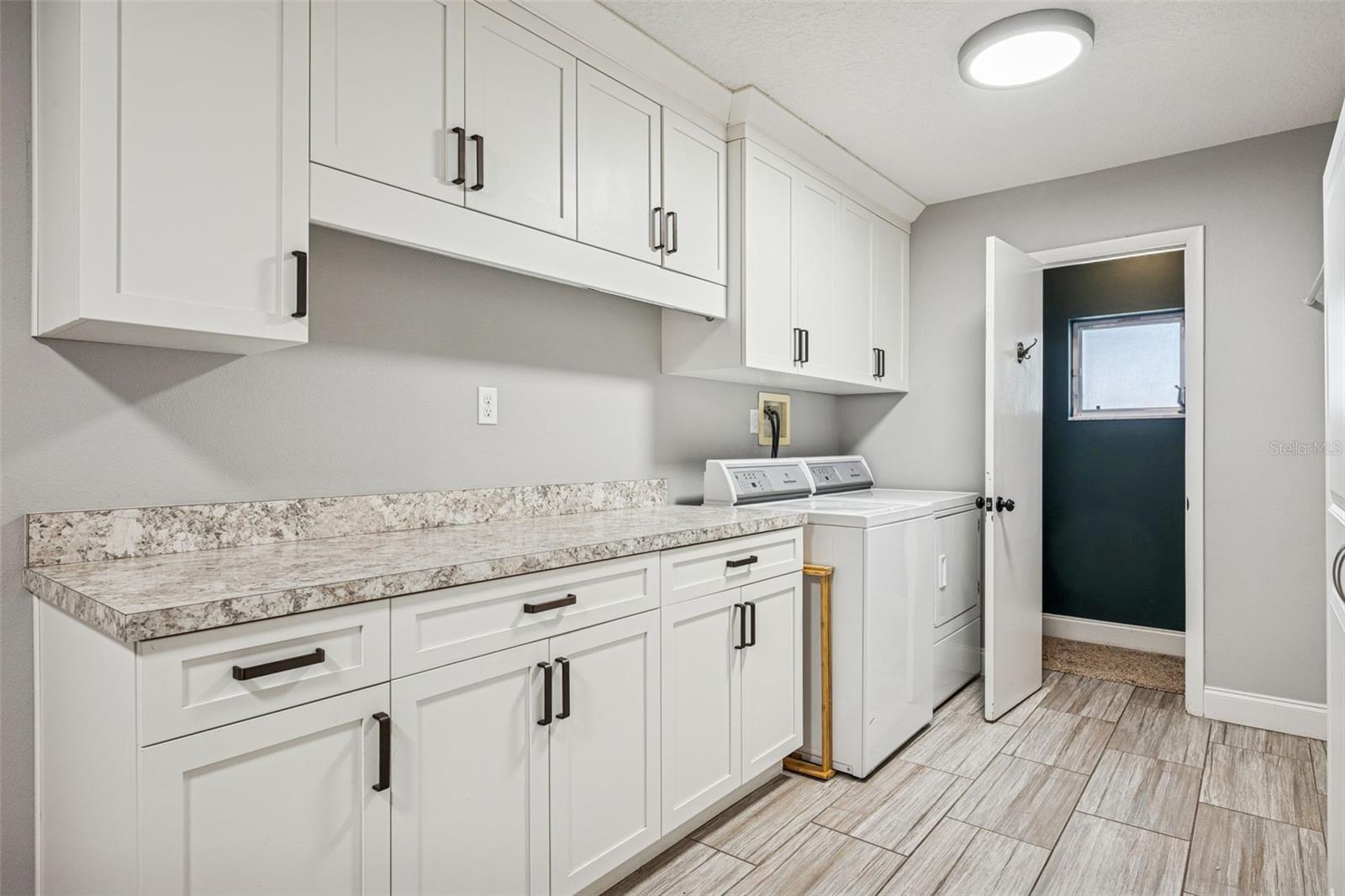 BAY HILL SEC 05 - Residential Lease