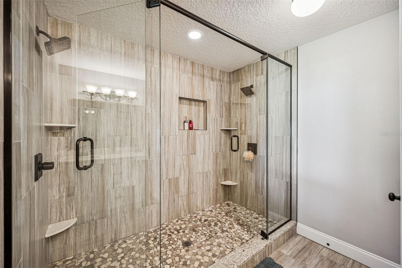 BAY HILL SEC 05 - Residential Lease