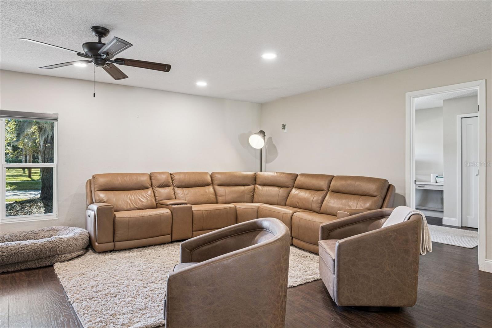 BAY HILL SEC 05 - Residential Lease