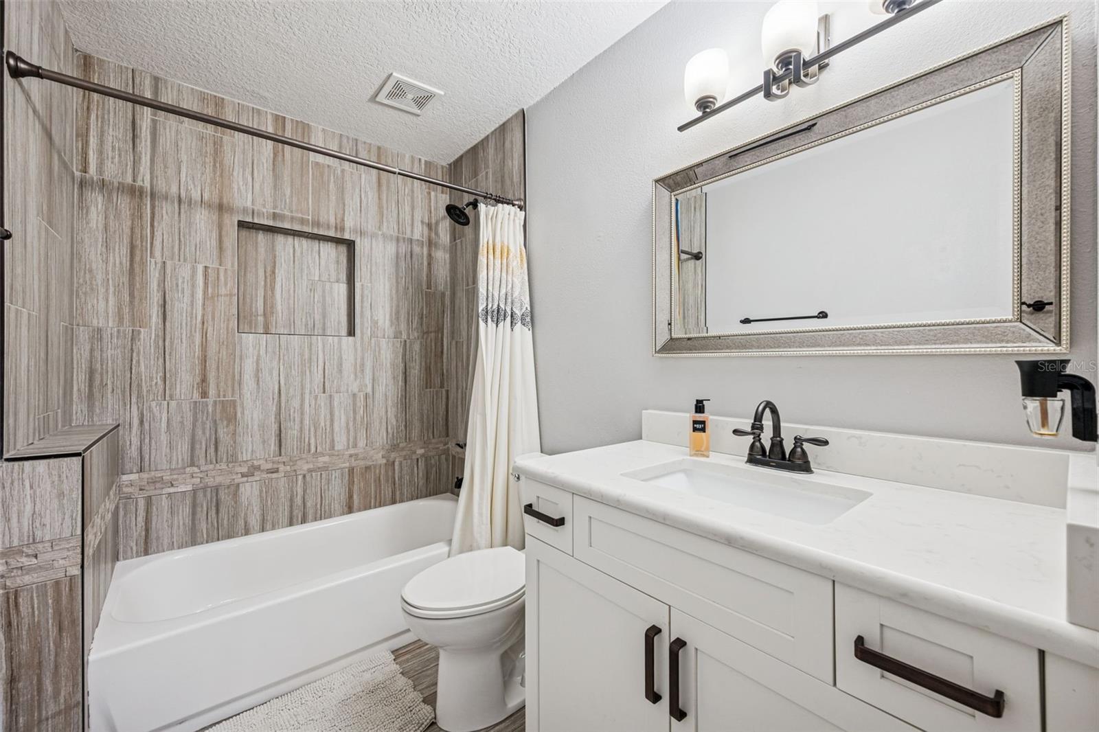 BAY HILL SEC 05 - Residential Lease