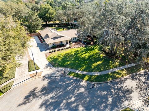 A home in WINTER SPRINGS