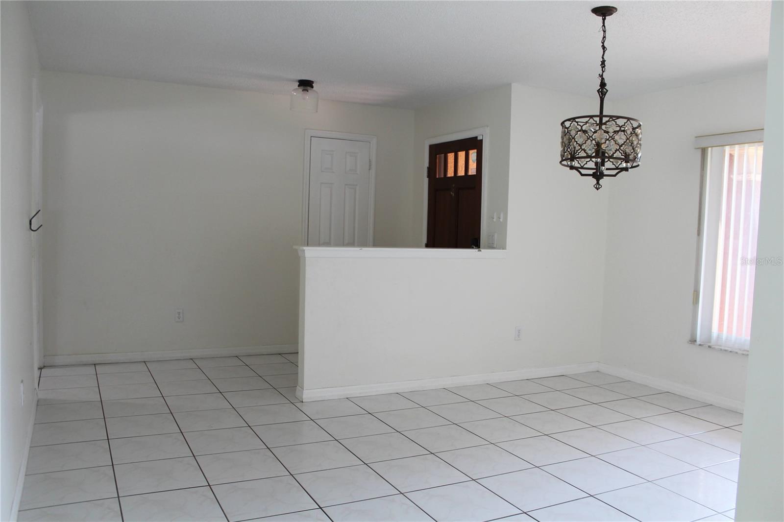 CARROLLWOOD SPGS UNIT 01 - Residential Lease