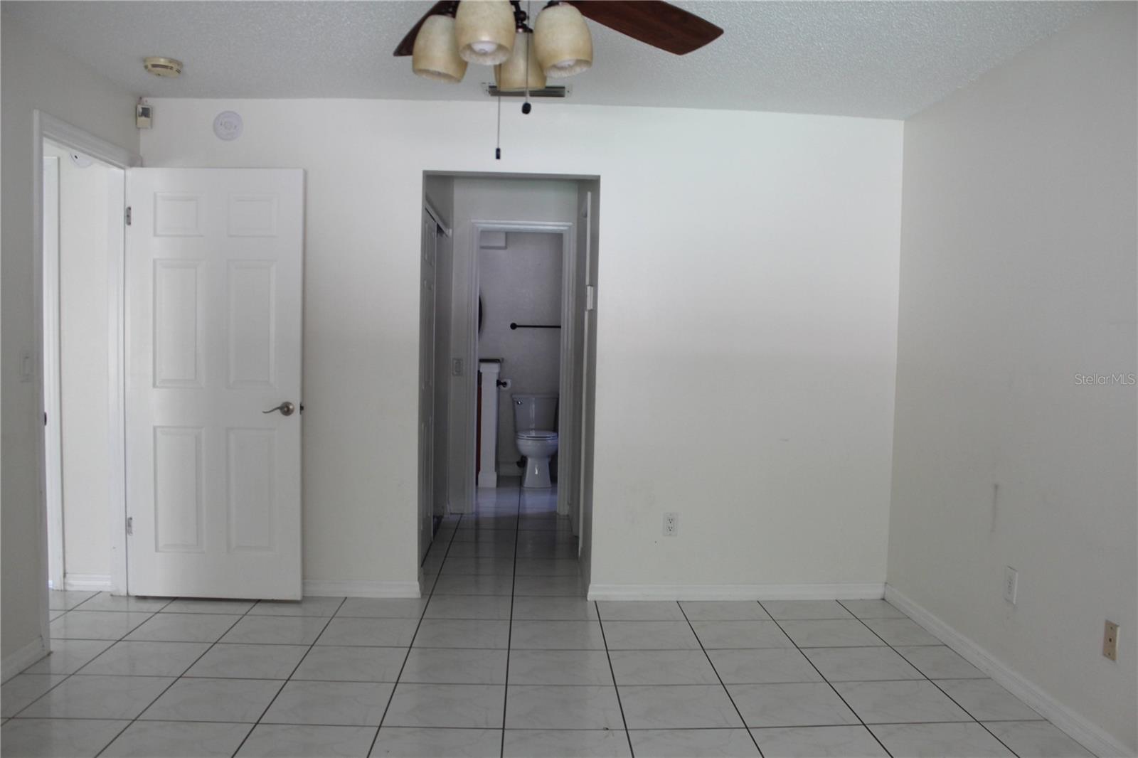 CARROLLWOOD SPGS UNIT 01 - Residential Lease