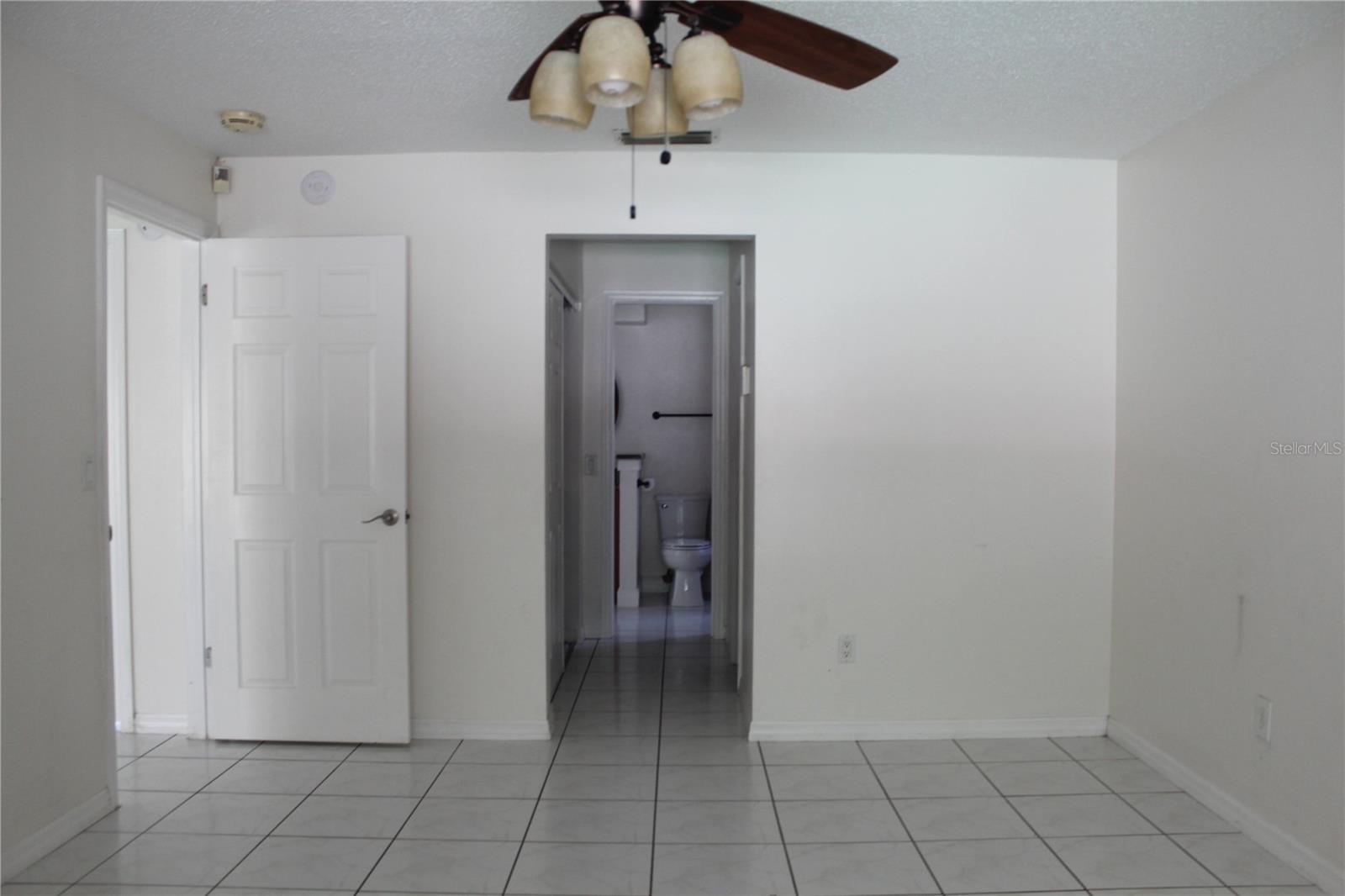CARROLLWOOD SPGS UNIT 01 - Residential Lease