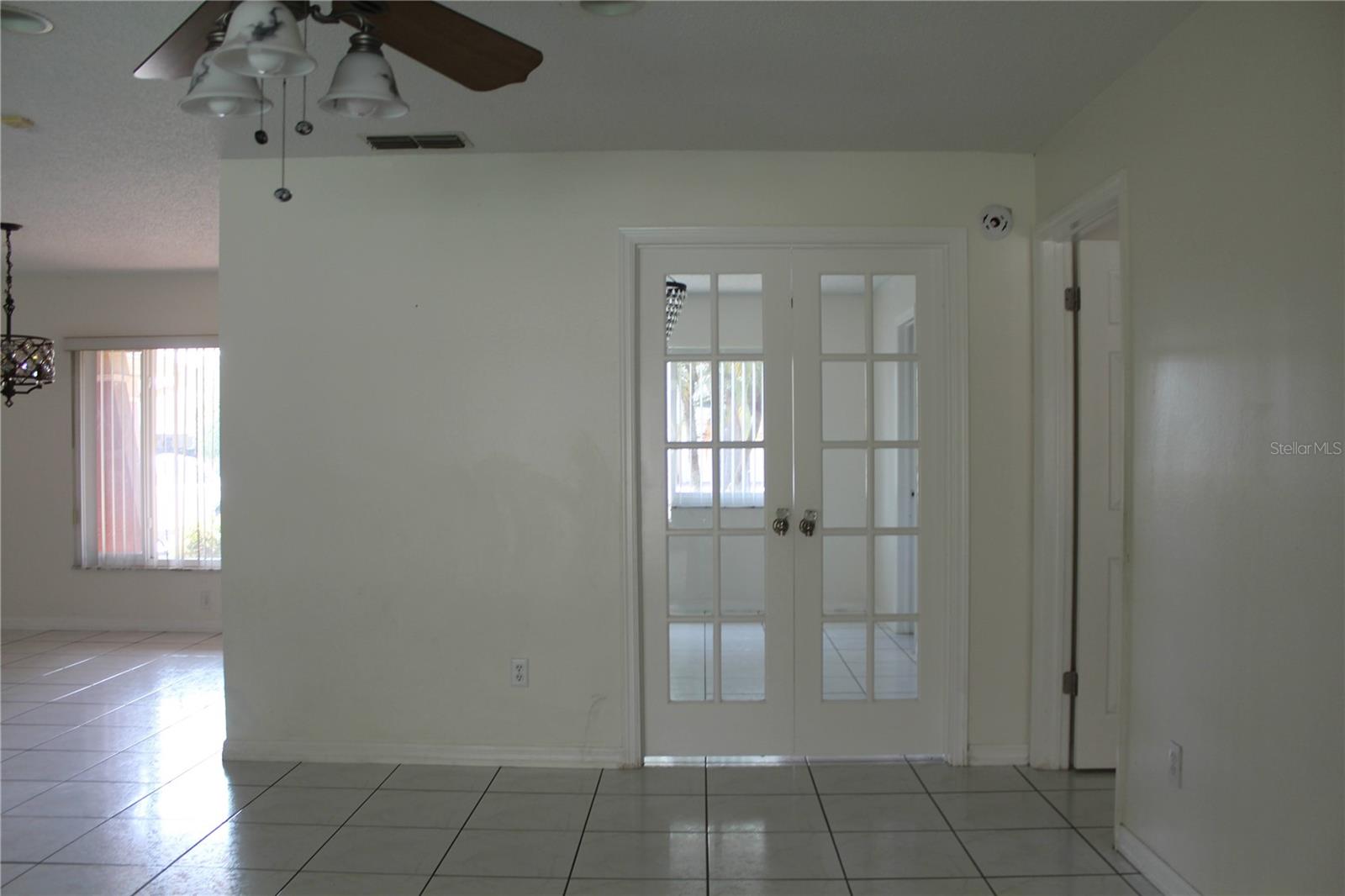 CARROLLWOOD SPGS UNIT 01 - Residential Lease