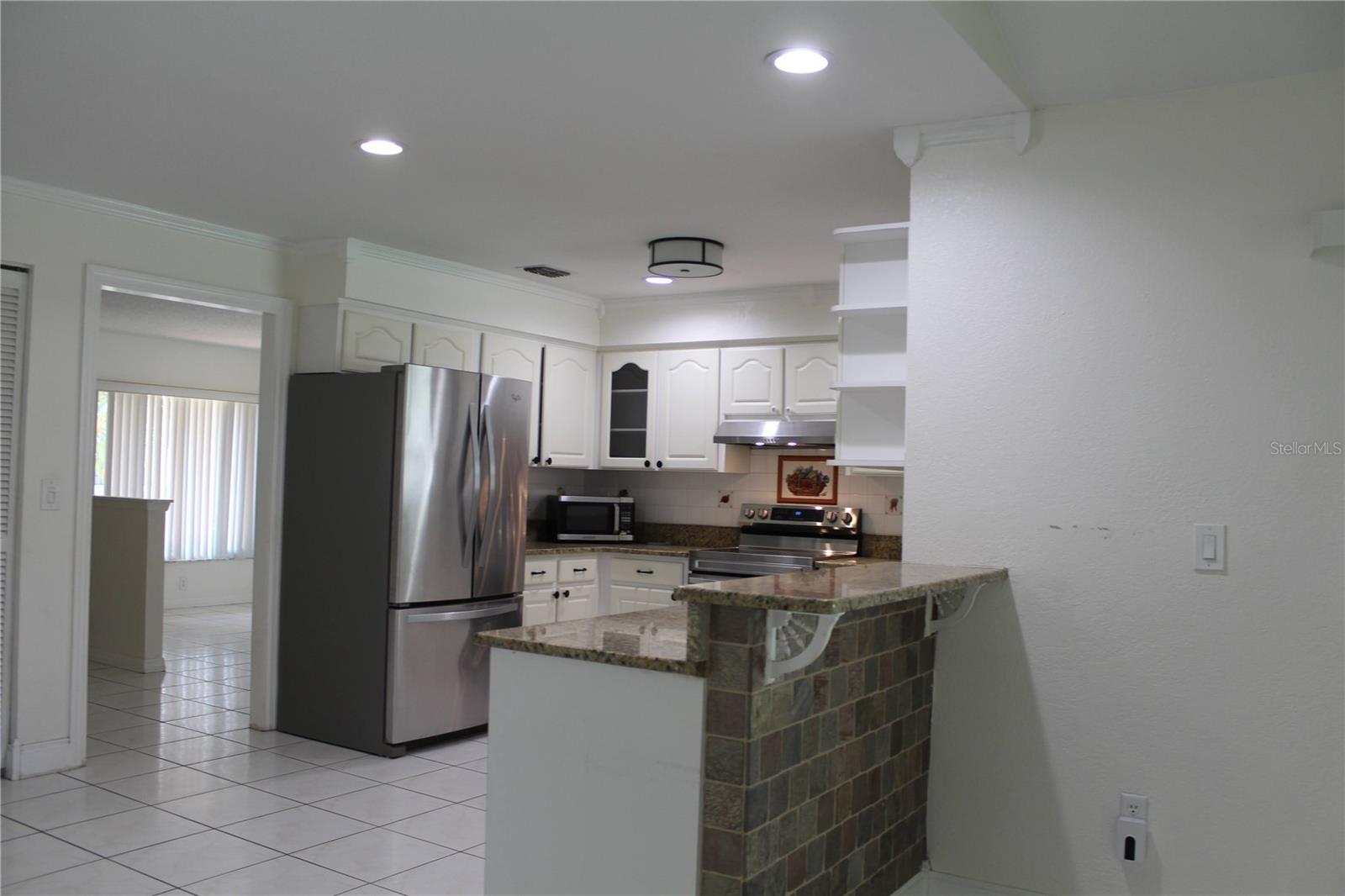 CARROLLWOOD SPGS UNIT 01 - Residential Lease