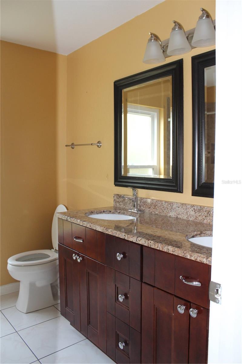 CARROLLWOOD SPGS UNIT 01 - Residential Lease
