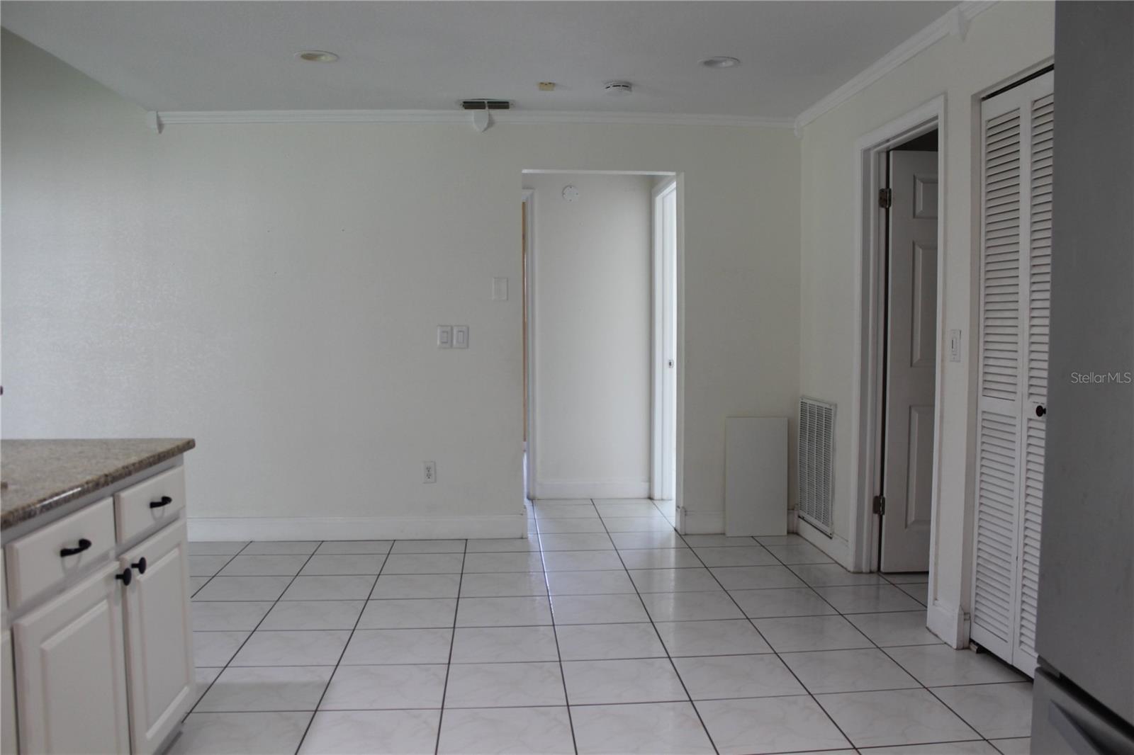 CARROLLWOOD SPGS UNIT 01 - Residential Lease
