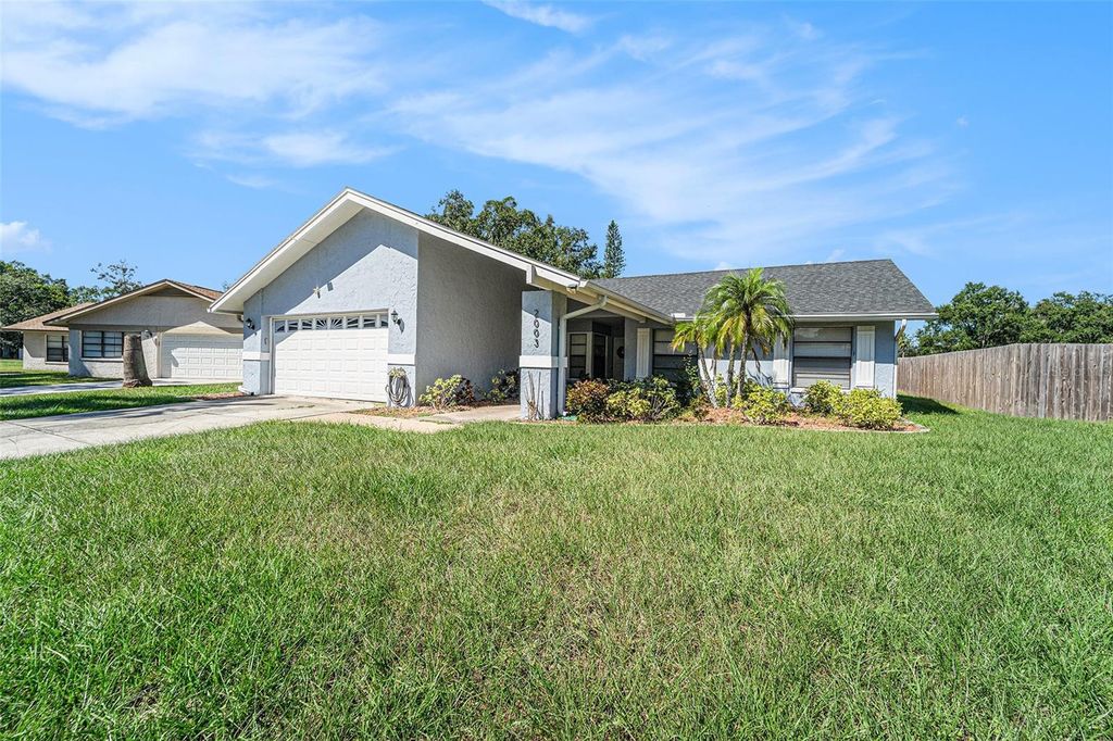 Photo of 2003 Poplar Court, Plant City, FL 33563 (MLS # TB8438938)
