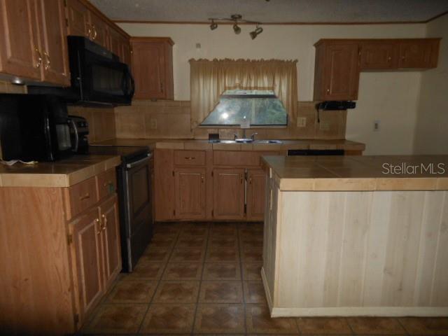 MOON LAKE ESTATES - Residential