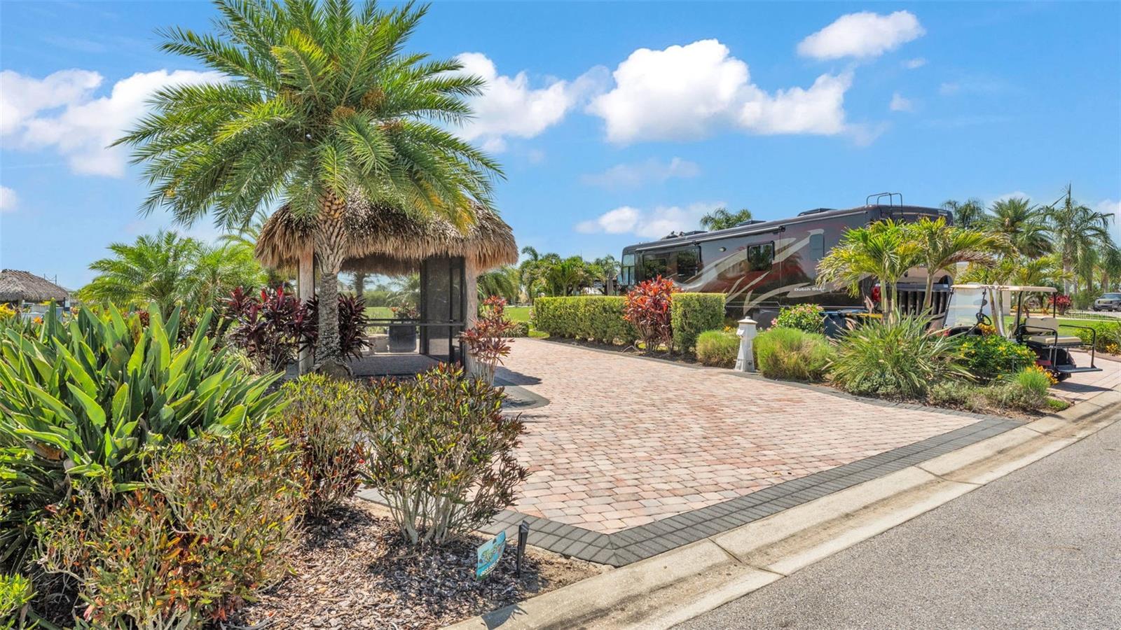 BAY LAKE RESIDENCE - Land