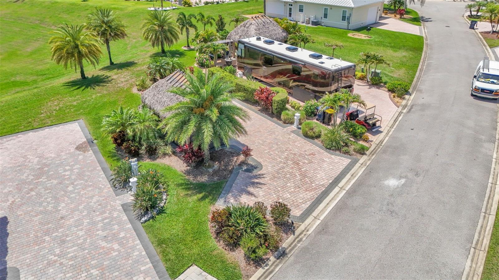 BAY LAKE RESIDENCE - Land